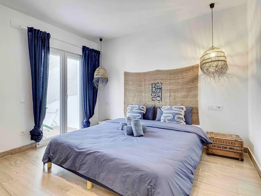 Holiday home Casa Mandarina: 4 Bedrooms - 2 Terraces - Parking L'Hospitalet de Llobregat Spain