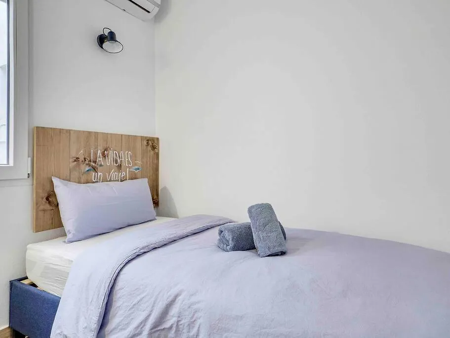 Casa Mandarina: 4 Bedrooms - 2 Terraces - Parking L'Hospitalet de Llobregat 0*,