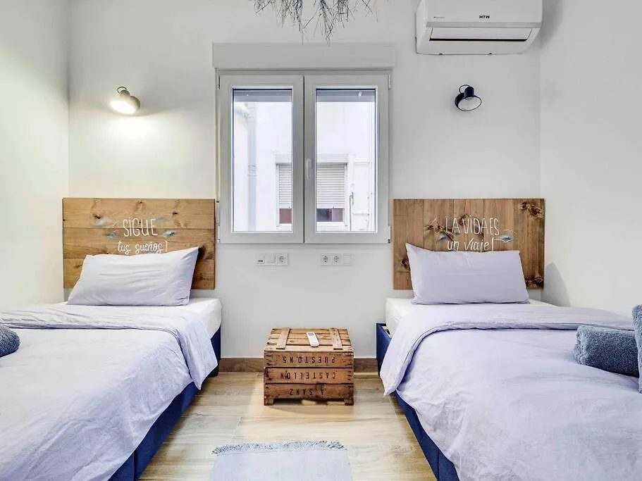 Casa Mandarina: 4 Bedrooms - 2 Terraces - Parking L'Hospitalet de Llobregat