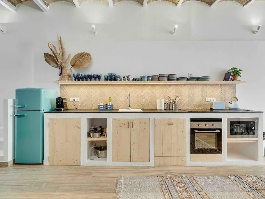 Casa Mandarina: 4 Bedrooms - 2 Terraces - Parking L'Hospitalet de Llobregat Holiday home