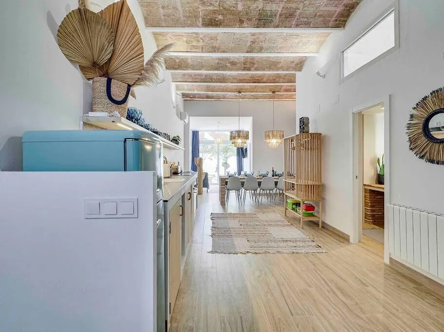 Casa Mandarina: 4 Bedrooms - 2 Terraces - Parking L'Hospitalet de Llobregat